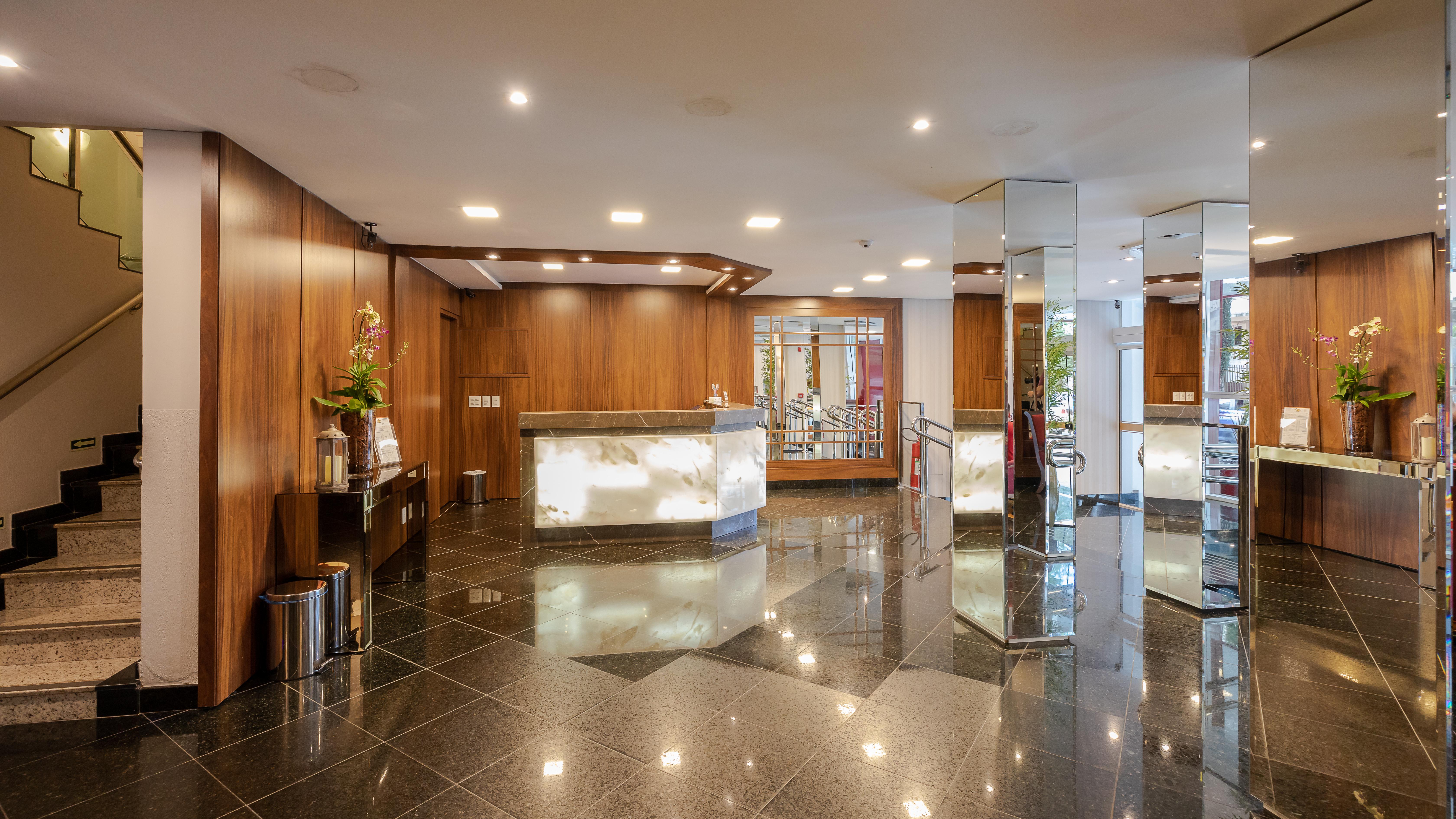 Del Rey Quality Hotel ฟอสดูอีกวาซู ภายนอก รูปภาพ